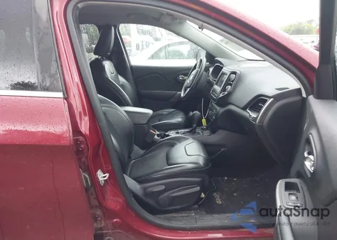 2019 Jeep Cherokee Latitude Plus 4X4 from USA, damaged, VIN 1C4PJMLB7KD118123